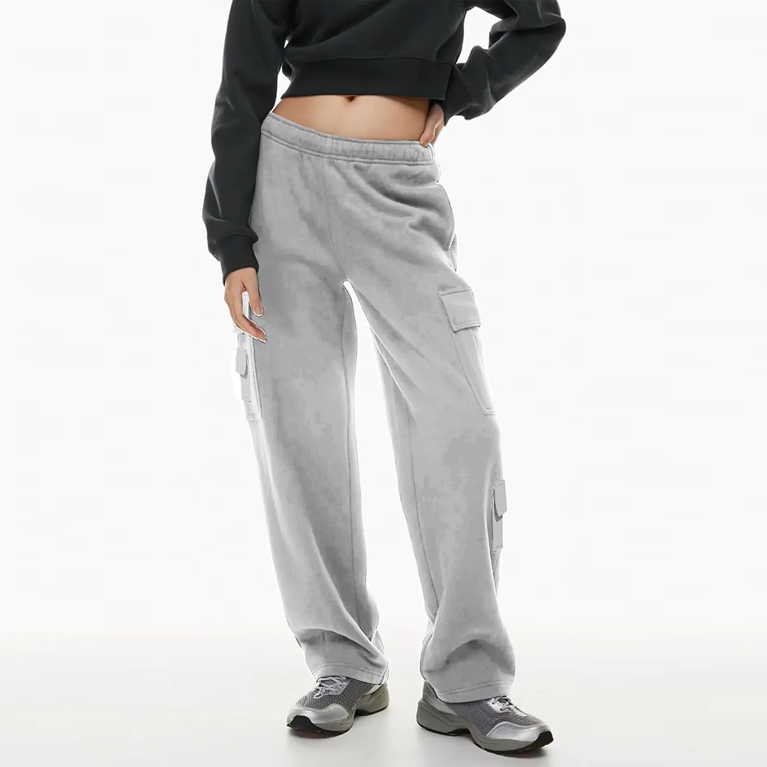 Womens Cargo Sweatpants Oversized Fleece Joggers with Pockets Elastic Waist Cargo Pants Baggy Straight Leg Sweatpants