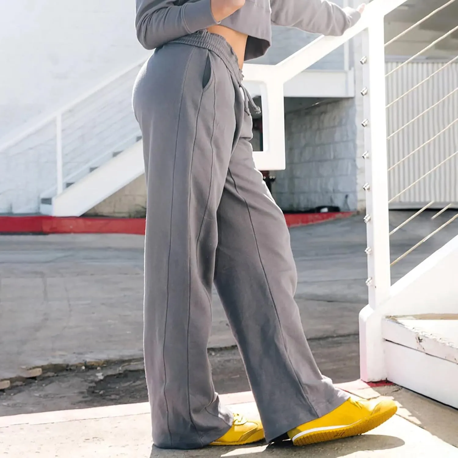 Womens Wide Leg Sweatpants Casual Drawstring High Waisted Workout Track Pants Baggy Lounge Pants with Pockets